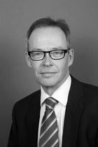 Dr. Stefan  Brink